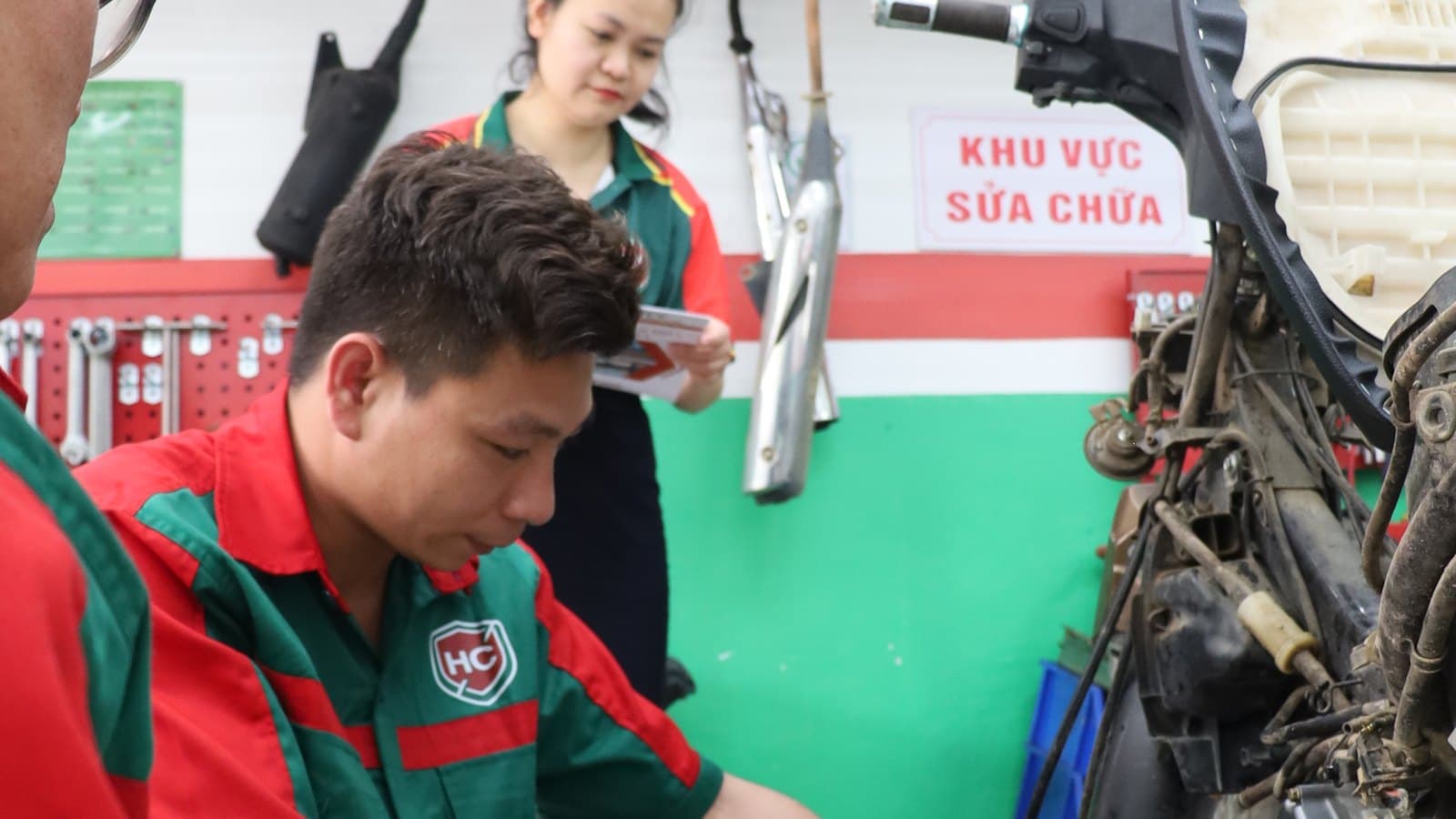 Thay dầu phanh